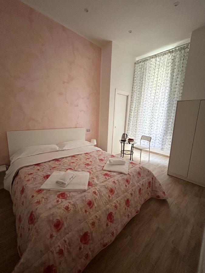 Отель Savastano House Duomo Неаполь Экстерьер фото